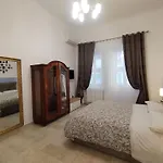 Liberty House Бари
